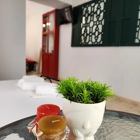 Breeze Apartments- *