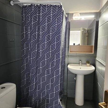 Breeze Apartments- בית נופש